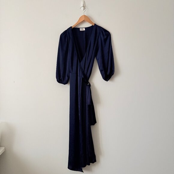 Aritzia Little Moon NAVY Vesper Satin Wrap-Front Maxi Dress Navy Blue Size XXS - Picture 4 of 7
